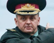 Офіцери ЗСУ вимагають від Порошенка відставки В. Муженко