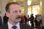 Любитель трамваїв, троянд і легких грошей: на крісло президента моститься "горілчаний персонаж"