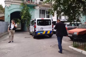 "Убью, ведьма старая": в Запорожье сын годами издевался над матерью