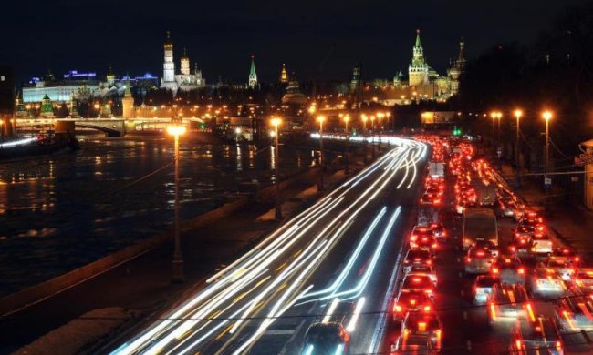 За ваші податки: по Москві роз'їжджає нардеп на державному авто