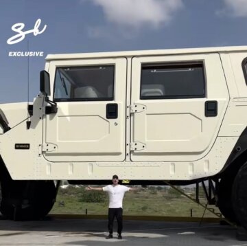 Шейх построил себе самый большой в мире Hummer H1. Фото скріншот Facebook