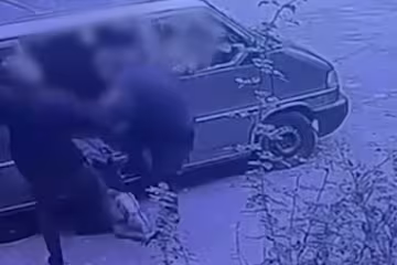 Полицейские возле ТЦК жестоко избили мужчину
