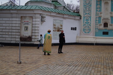 "Персонаж" на Софийской площади