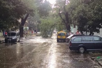 Без світла, води та даху: негода добряче познущалась з українців