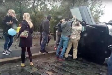 Дві молоді киянки вчинили жахливу ДТП: відео