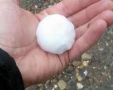 На Закарпатті випав аномальний град