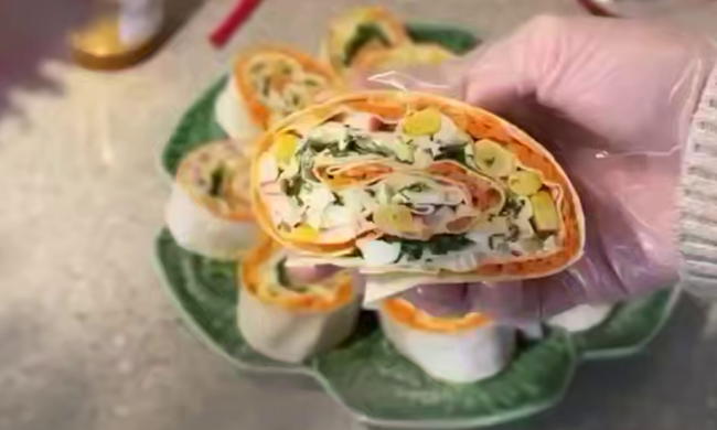 Рулет з лаваша, кадр з відео