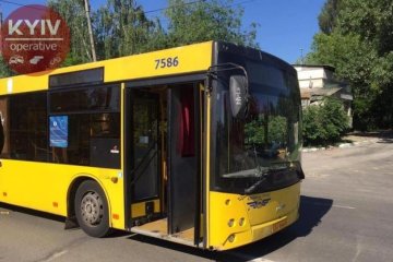 На столичній Борщагівці маршрутка протаранила автобус 
