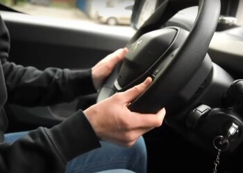 Водитель. Фото: скрин youtube