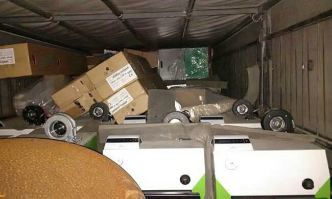 Львівські податківці запобігли незаконному ввезенню котлів (фото)