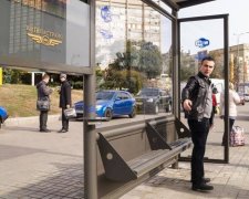 Киян потішать новими автобусними зупинками в центрі