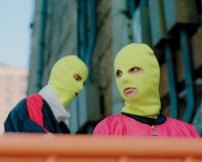 Скандальные Pussy Riot сняли клип в поддержку политзаключенного Олега Сенцова