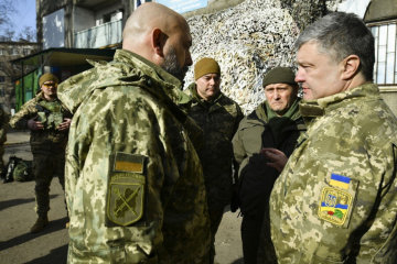 "Обманює людей, а командування підтримує цю брехню":  українські військові розповіли, що насправді думають про Порошенка