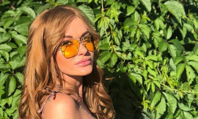 Слава Камінська наїлася черв'яків: фото