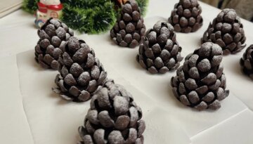 Новогодние "шишки": фото скрин Ютуб