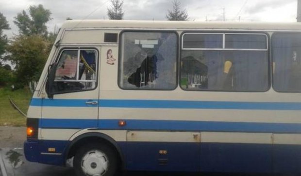 Двоє киян з битою напали на пасажирський автобус