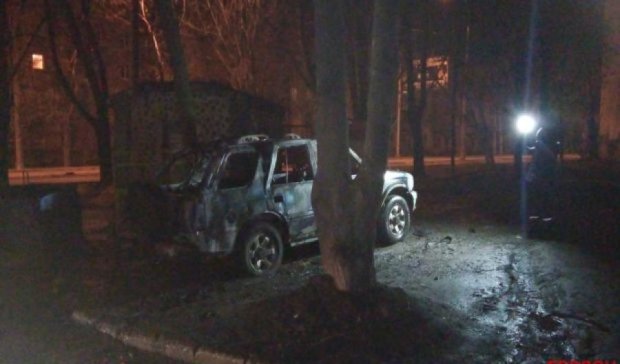 В Харькове ночью взорвали военный внедорожник
