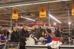 в супермаркеті, скрін з відео
