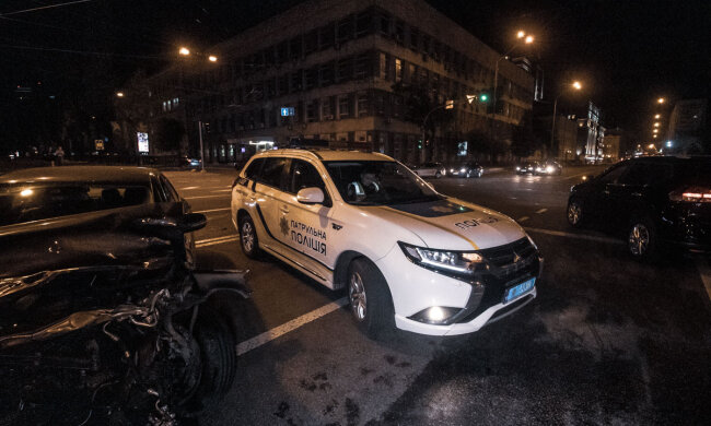 У Києві зіштовхнулися два Mersedes, машини розкидали, як кеглі: хто винен у дорожньому кошмарі