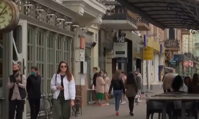 Зарплата в Україні, кадр з відео