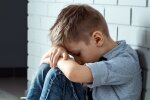 "Плач и страх после урока": ребенок боится учителя - как действовать родителям