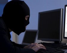 Блокують телефон і вимагають гроші: експерти розповіли, як вберегтися від хакерів