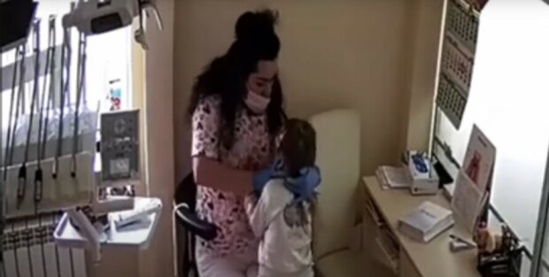 В Тернополе стоматолог пытала маленьких пациентов, мама поседела от ужаса: держали и душили...