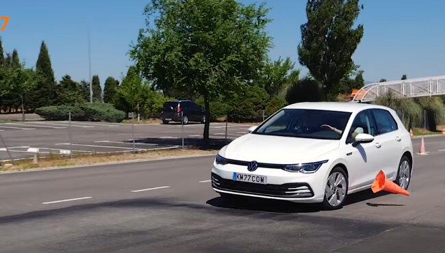 2020 VW Golf Mk8, скриншот видео