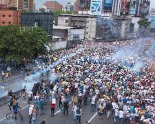 Новий "Майдан" у Венесуелі: стріляли в демонстрантів