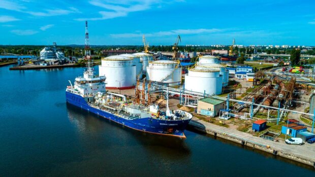 Сеть UPG обеспечила бесперебойную поставку топлива в Украину, приобретя морской терминал в Польше.