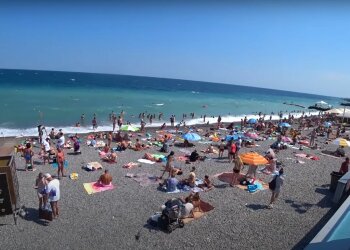 пляж, скриншот из видео