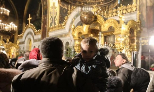 Вдома під ялинкою і на островах: як українські зірки зустріли Різдво