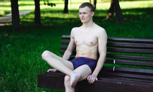 Голяка і з молотком: кияни показали, як потрібно ловити поганців