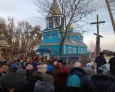 Московські попи заблокували церкву на Рівненщині: заручилися підтримкою "невідомих"