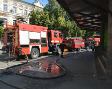 В центре Днепра вспыхнул популярный рынок, беспощадный огонь сожрал все - печальные кадры из пепелища