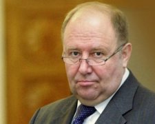 Порошенко уволил последнего соратника Януковича