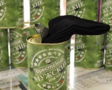 На білоруських прилавках з'явилися консервовані шкарпетки