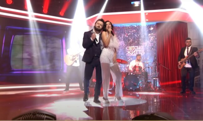 Оля Цибульская и Дзидзьо, скриншот из видео