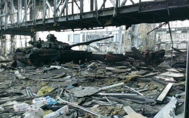 Кіборгам приготуватися: відновилися запеклі бої за Донецький аеропорт