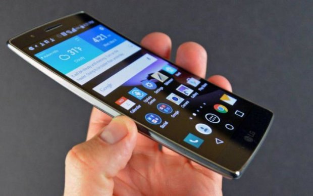 LG зігне непохитні смартфони