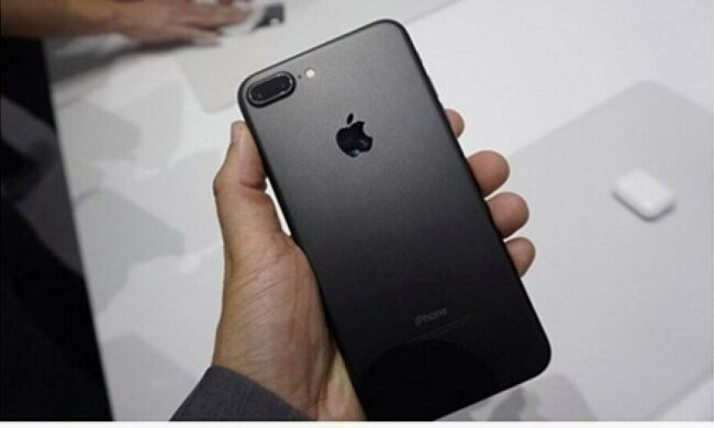 За iPhone 7 росіяни погодились на інтим та рабство