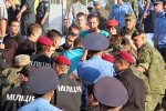 Фанати "Металіста" побились із миколаївськими правоохоронцями (фото, відео)