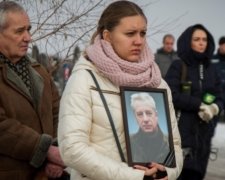 Українці попрощалися з полеглим під Авдіївкою героєм