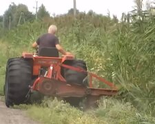 Трактор для риболовлі та городу, скріншот: YouTube