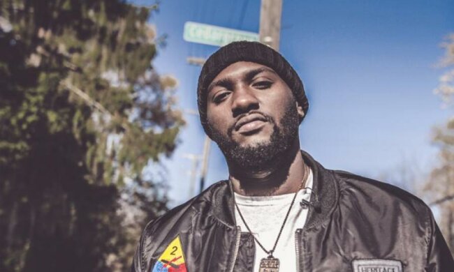 Известного певца изрешетили в собственной машине