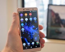 Техно-велетень: названо найбільший і найважчий смартфон 2018 року