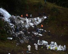 Наслідки кривавої авіакатастрофи показали з повітря