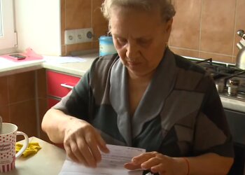 Платежки за коммуналку. Фото: скрин youtube