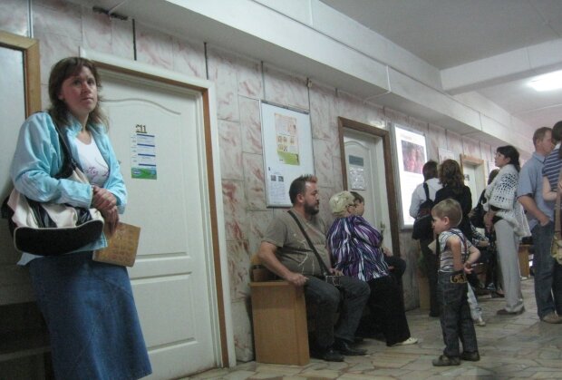Через медреформу розпух список платних медпослуг, за що українцям доведеться "заносити"