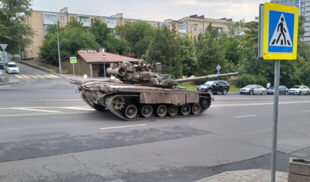 Танк в Ростове, скриншот: Telegram